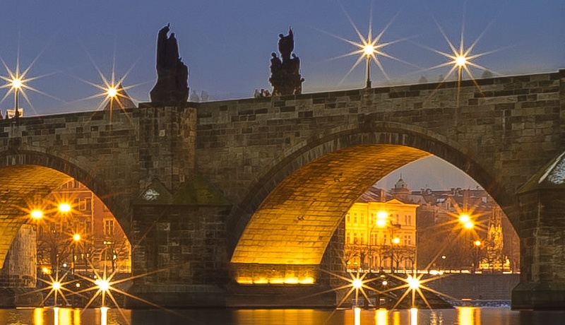 Karlsbrücke Charles Bridge Prag Praha Ultron 28mm 2.0 Sunstars Blendensterne
